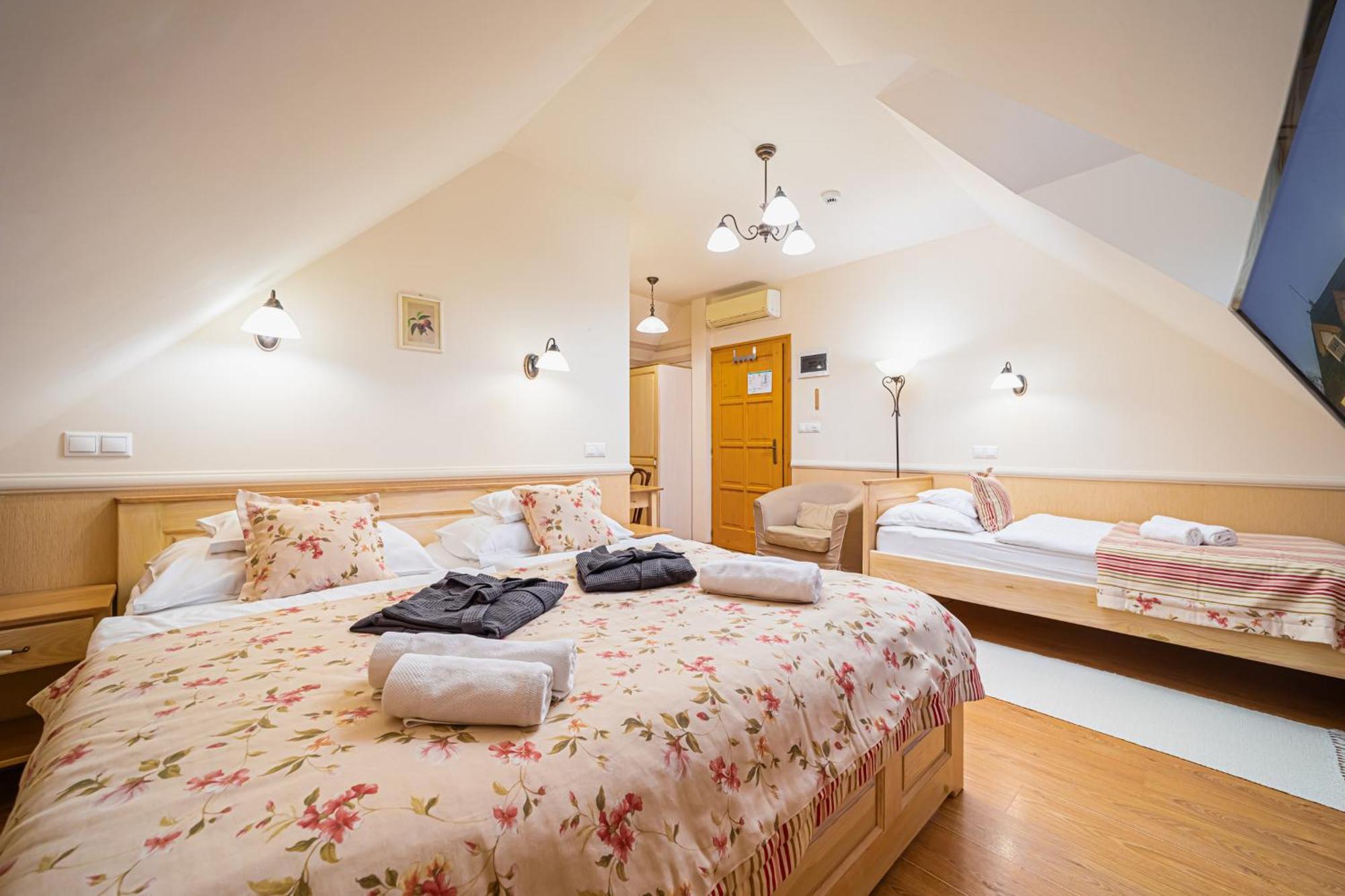Hotel Rigotanya Relax & Wellness Panzio Buekfuerdo Exteriér fotografie