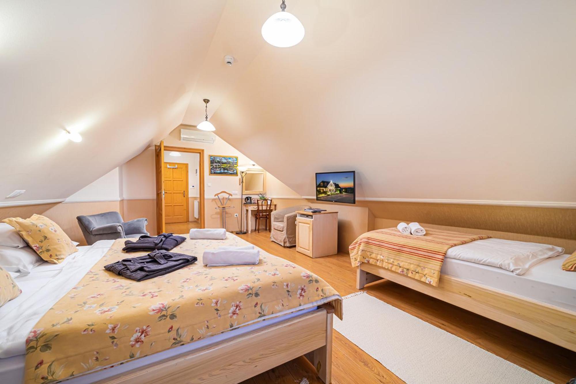 Hotel Rigotanya Relax & Wellness Panzio Buekfuerdo Exteriér fotografie