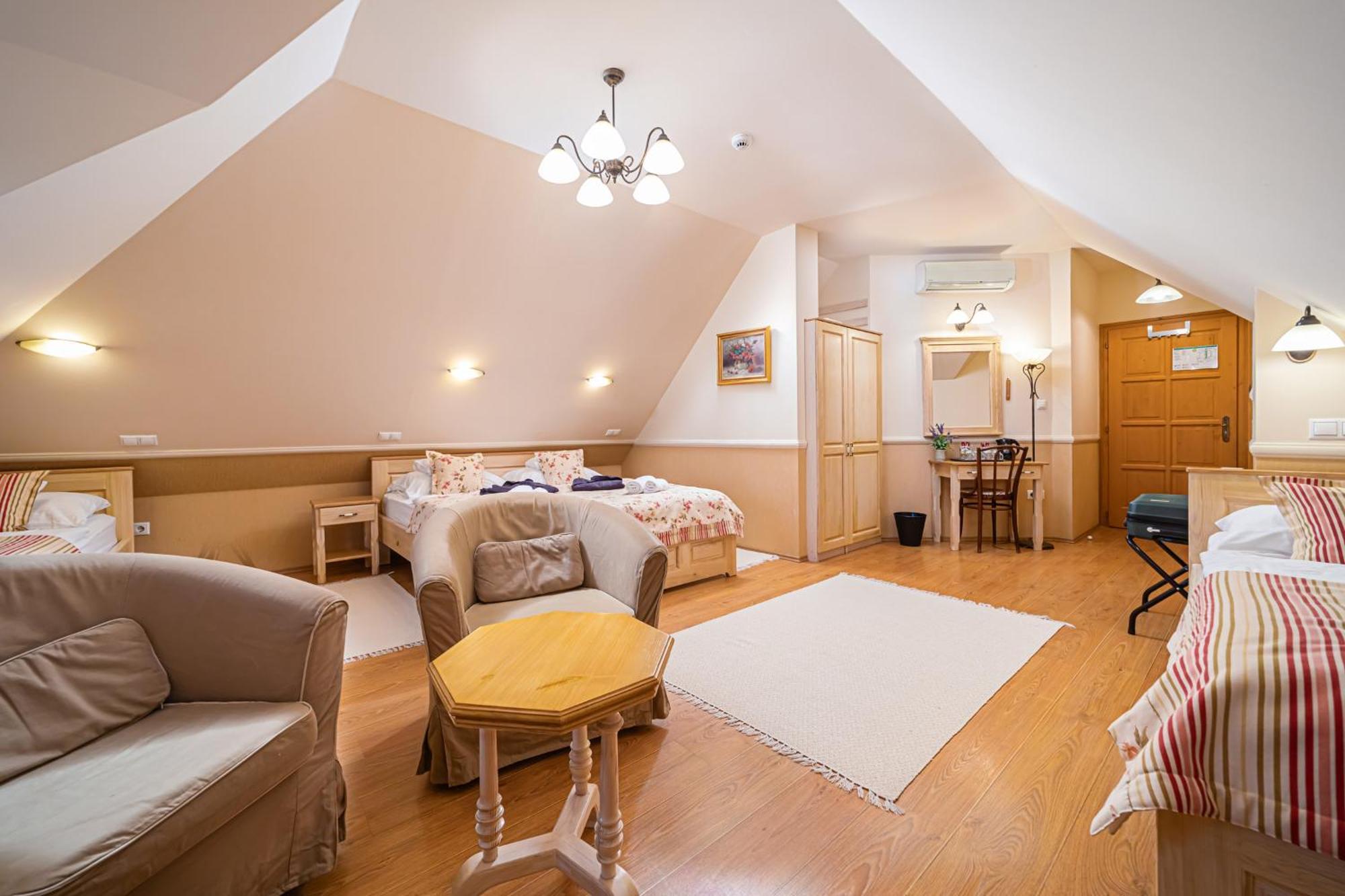 Hotel Rigotanya Relax & Wellness Panzio Buekfuerdo Exteriér fotografie